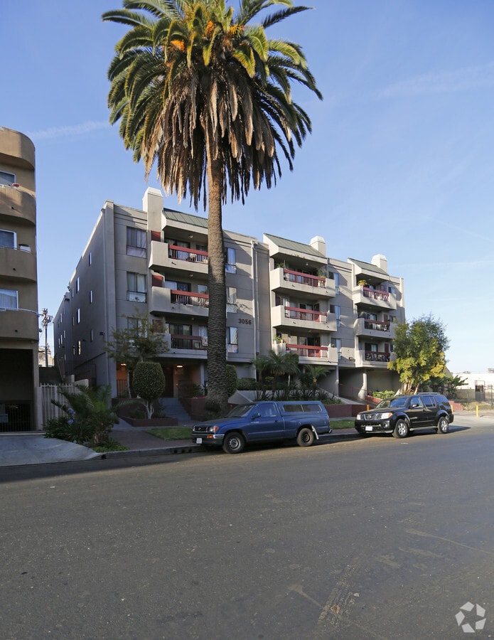 Photo - Leeward Place Apartments