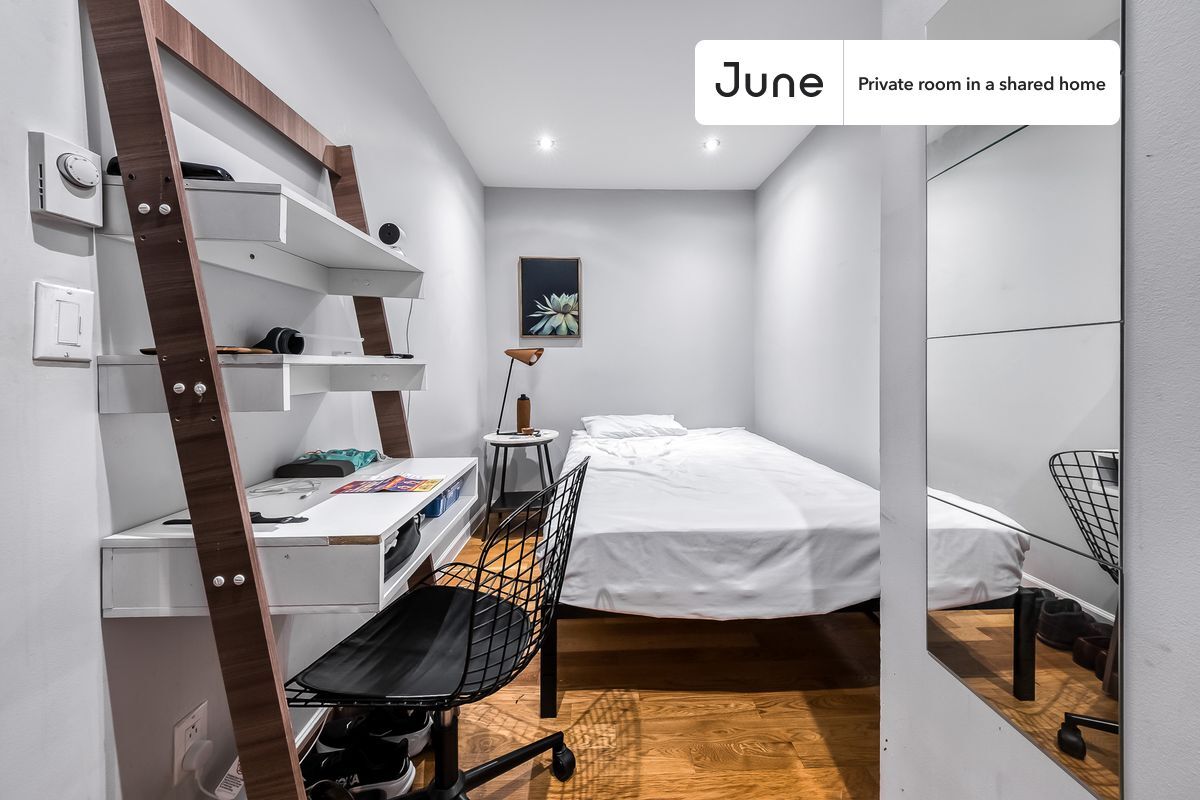 Private bedroom in 3 bed/1 bath Home - Private bedroom in 3 bed/1 bath Home