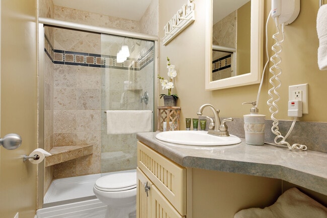 Photo - 5704 N Creeks Xing Unit 600