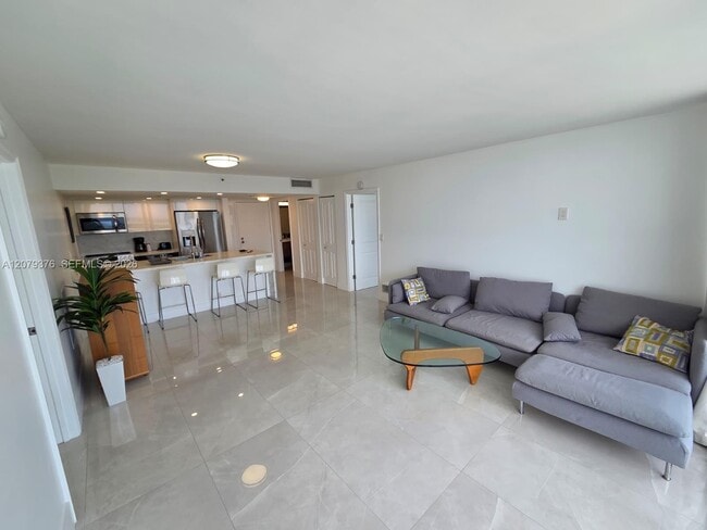 Building Photo - 7601 E Treasure Dr Unit 1902