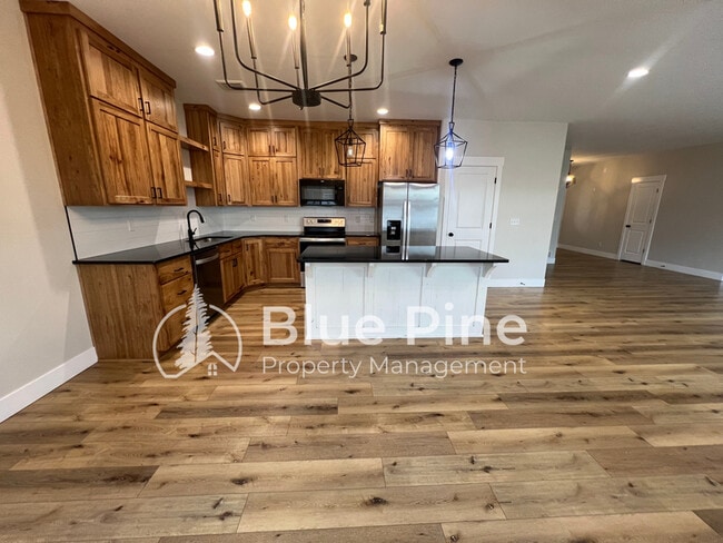 Photo - 1104 Cypress Loop