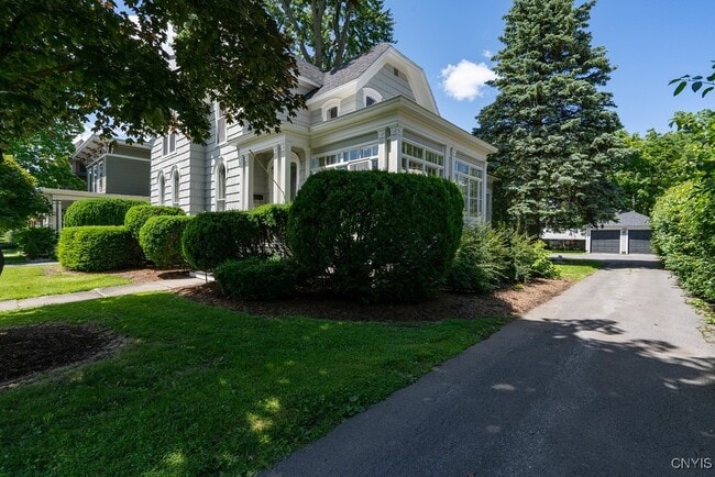 Photo - 160 Ten Eyck St