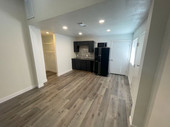 Photo - 5709 Avenida Silla