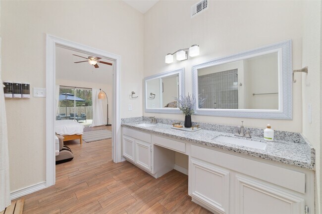 Photo - 36 N Rain Forest Ct