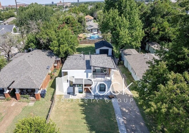 Photo - Contemporary 2 Bedroom plus Office/Bonus Room with Loft near Uptown and Plaza Districts ~One Mo...