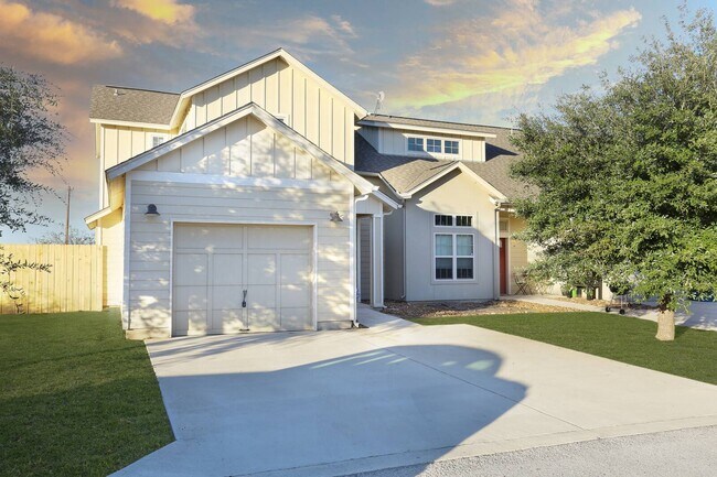 215 Circle Ct