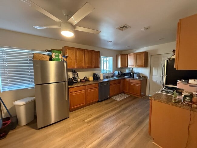 Photo - 5BD 3 BA with a Great Yard!