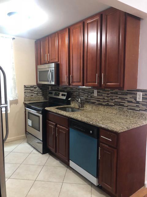 Building Photo - 2131 Bruckner Blvd