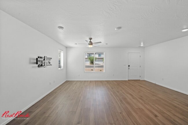 1332 Pole Crk Ln
