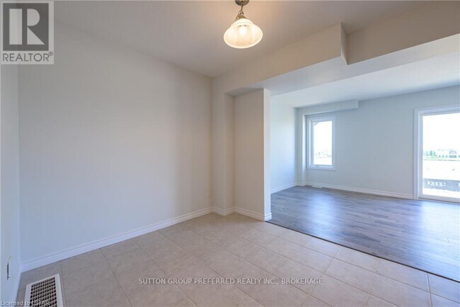 Photo - 341 Kennington Way
