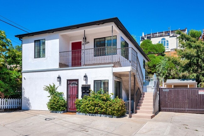 Photo - Beautifully renovated upstairs unit in South Mission Hills!  A MUST-SEE!