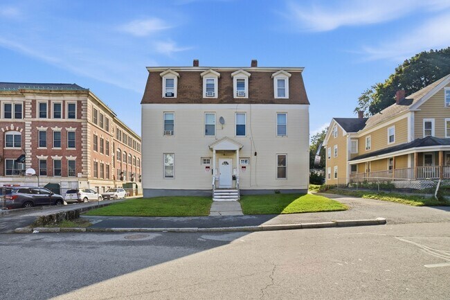 Building Photo - 9 Freeland St Unit 1R