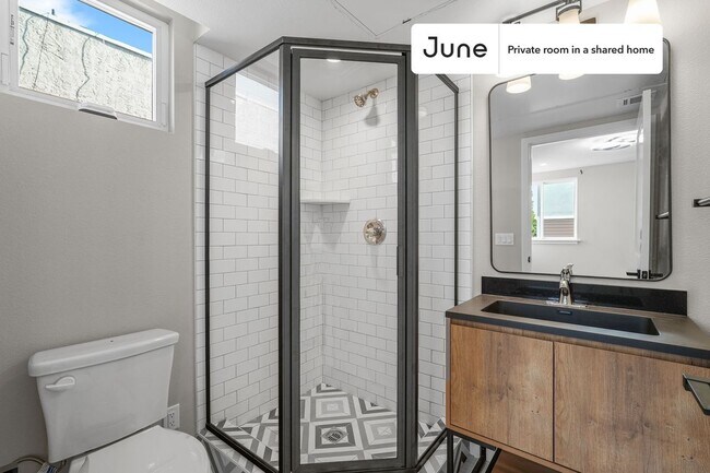 Room in Shared 5 bed/5 bath home in Boyle Heights