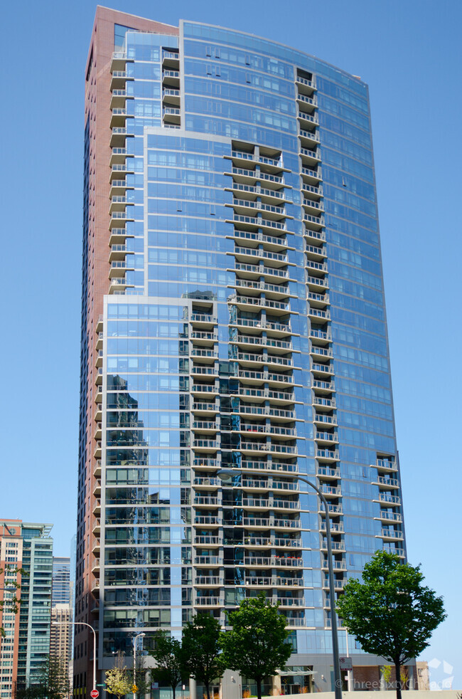 Building Photo - 450 E Waterside Dr Rental
