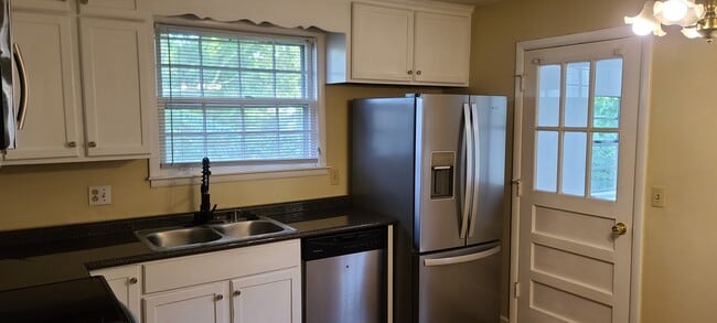 Photo - 2907 W Linden Ave Unit B