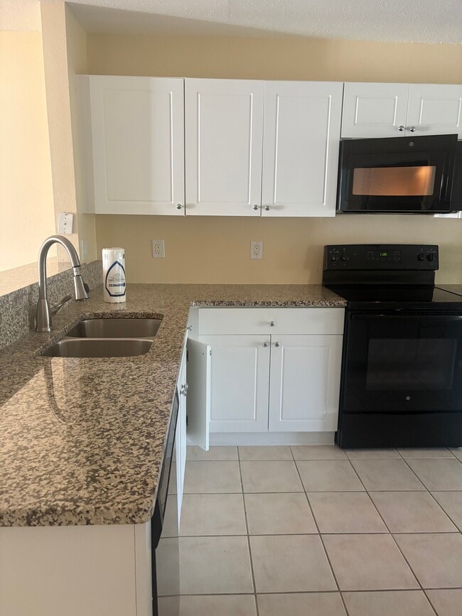 Kitchen - 3031 Meadow St