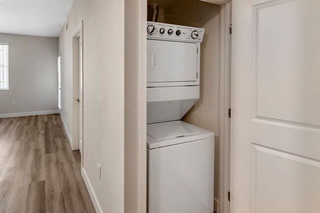 Lavadora y secadora en el apartamento - Avalon Union City