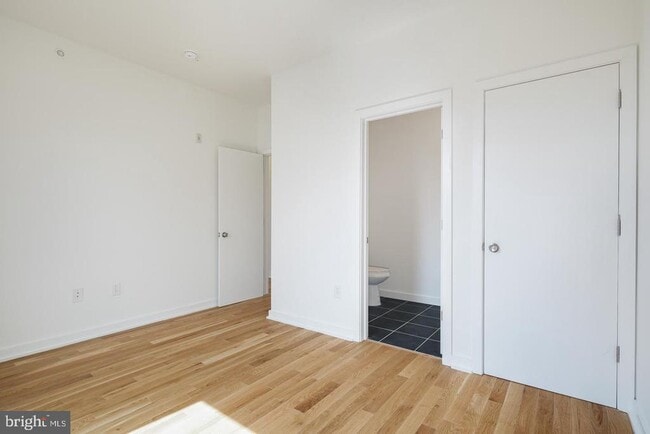 Photo - 1918 E Cumberland St Unit G