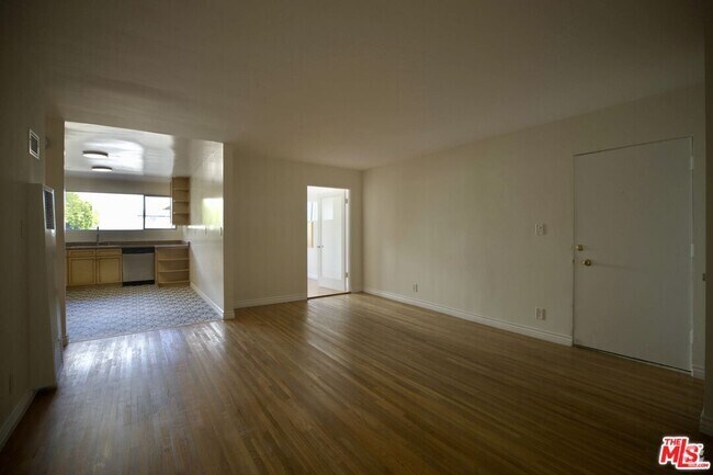 Building Photo - 1233 Barry Ave Unit 206 Rental