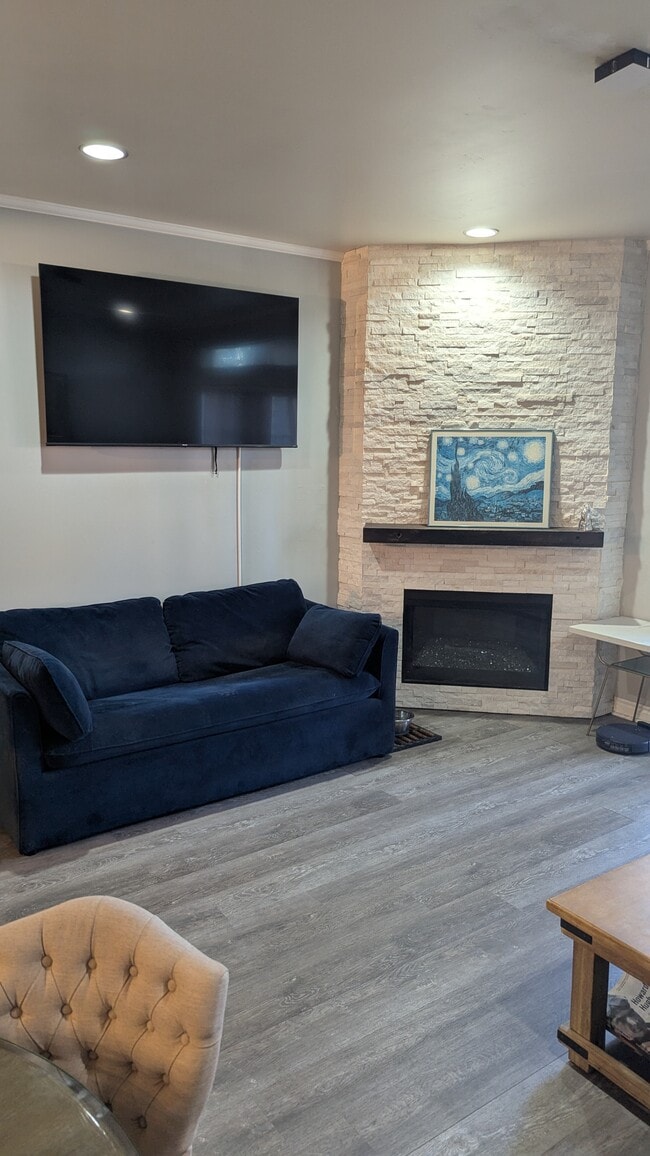 Photo - 3990 Centre St Unit 110