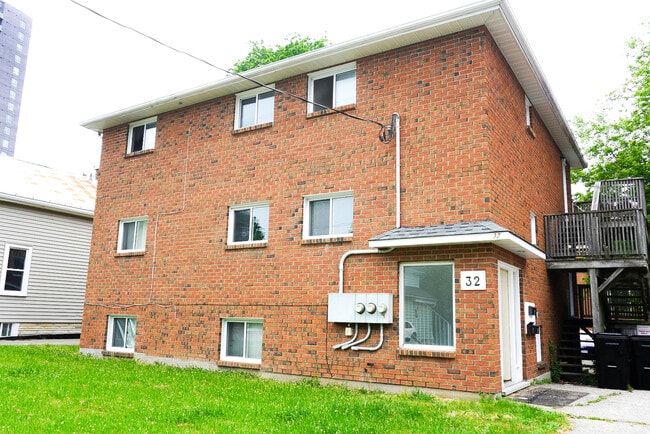 Building Photo - Student Rental at 32 Noecker! Unit 1