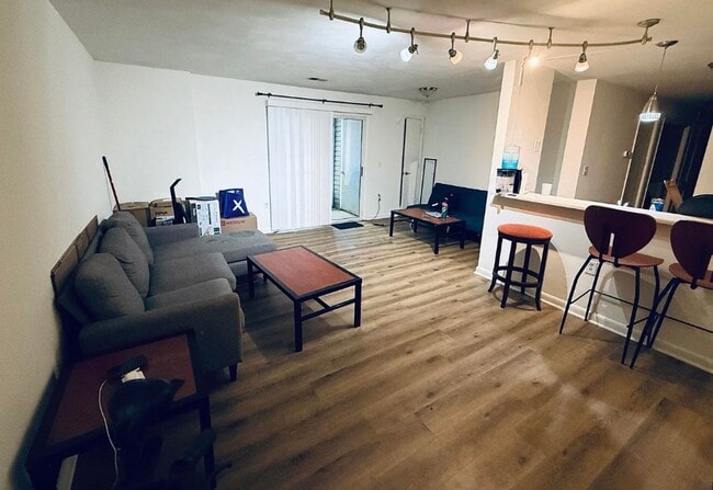 Photo - 1213 University Terrace Unit Apt C University Terrace