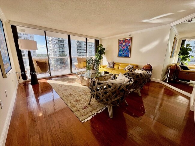 Building Photo - 5757 Collins Ave Unit 602 Rental