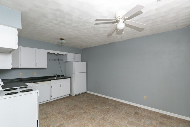 Photo - 3430 Holiday Ct