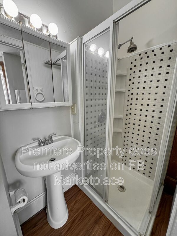 Photo - 311 E Arthur St Unit 3