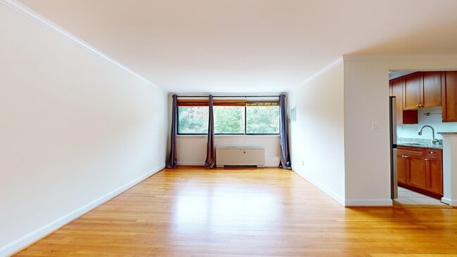 Photo - 2725 39th St NW Unit 403
