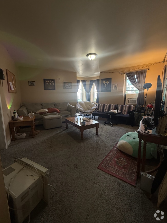 Building Photo - 96 Hammond St Unit 1 Rental