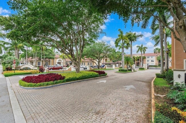 Photo - 6851 SW 44th St Unidad 304