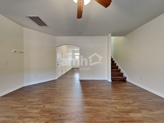 Photo - 103 Ramshackle Way