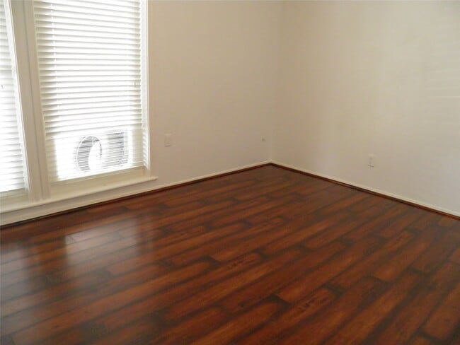 Photo - 8827 Neff St