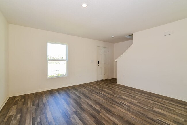 Photo - 737 Hillview Lp