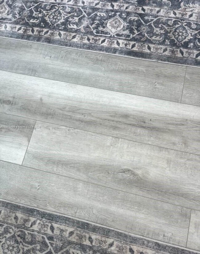 Photo - 17100 N Bay Rd Unidad 1110