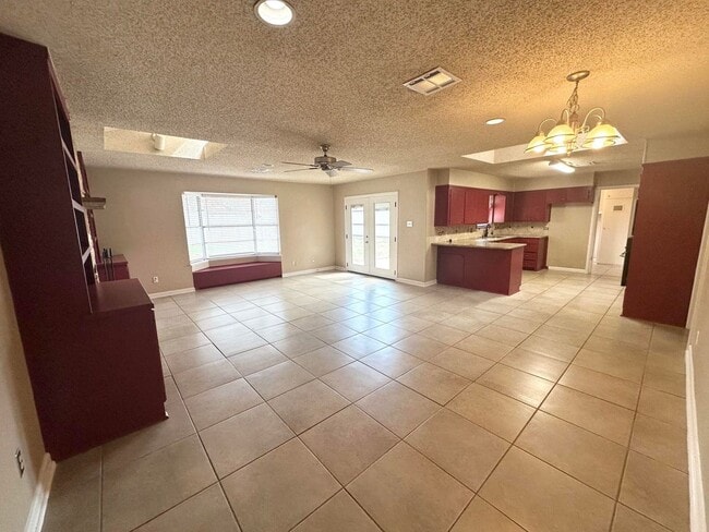 Photo - 3 Bed 2 Bathroom For Rent