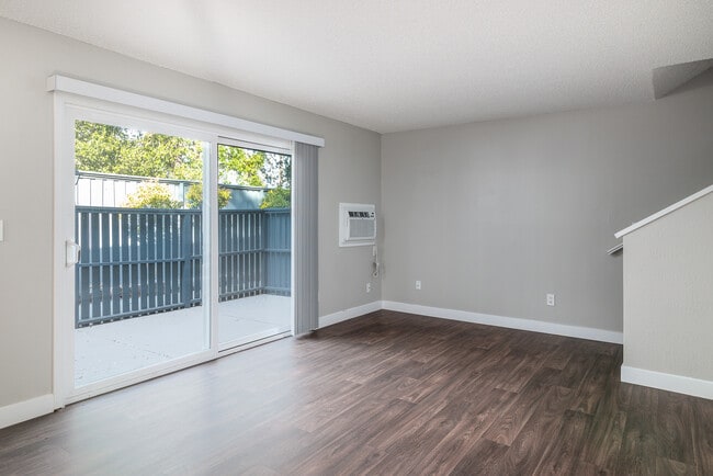 Photo - 390 Alameda del Prado