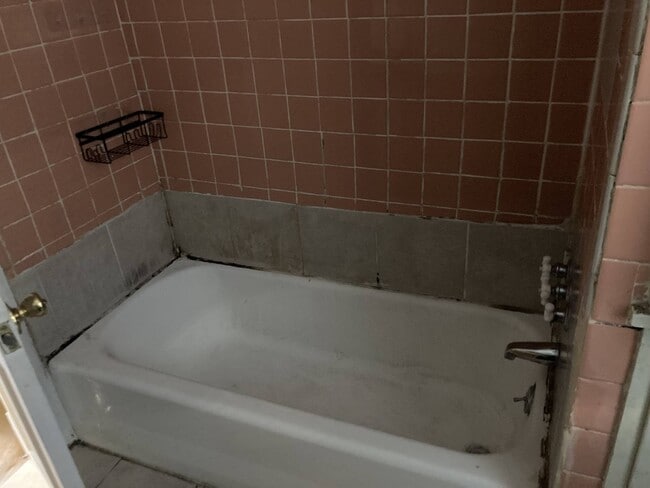 Building Photo - 6 Harvard St