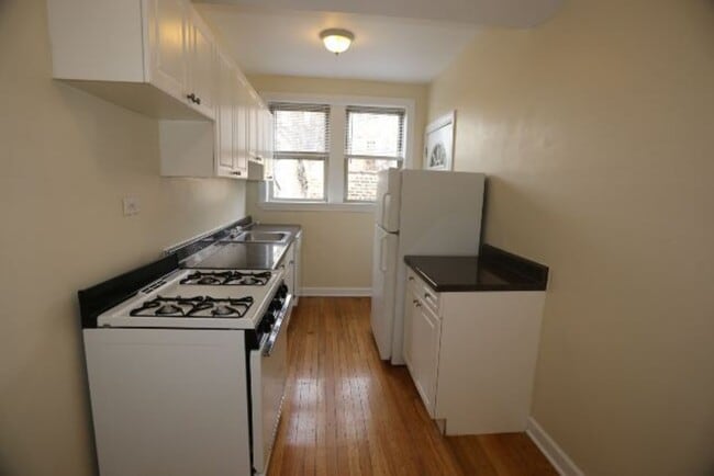 Photo - 555 W Aldine Ave Unit J04W