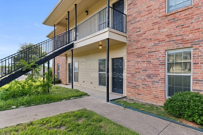 Photo - 2100 Breezy Dr