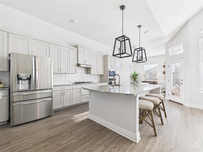 Photo - 18012 Bassano Ave