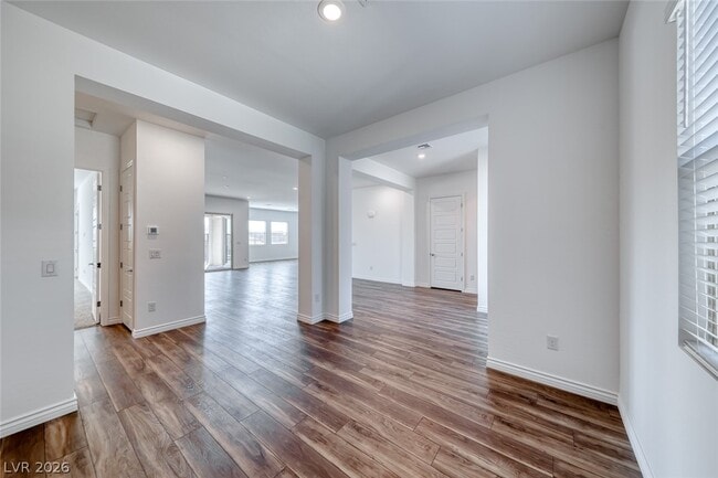 Photo - 968 Woodburn Ln