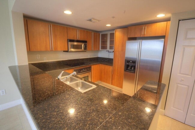 Photo - 610 Clematis St