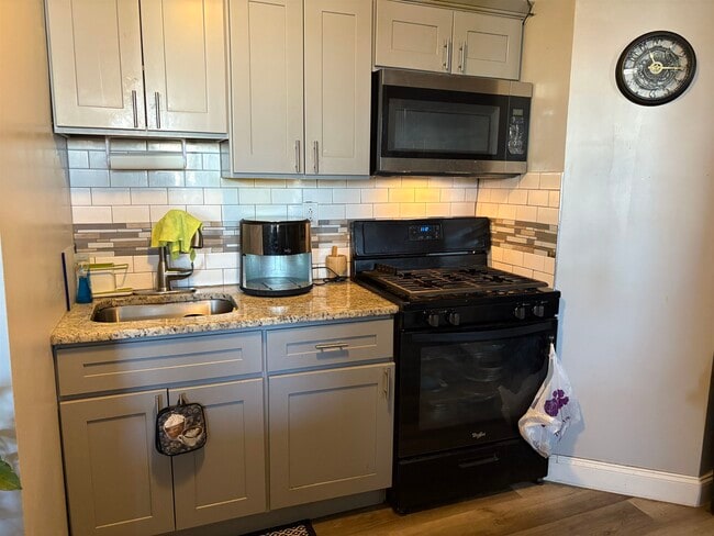 Photo - 33 Emerson Ave Unidad 5