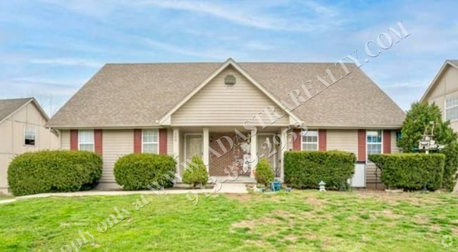 Building Photo - Spacious 3 Bed 2 Bath Duplex in Blue Sprin... Rental