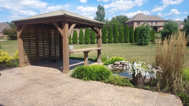 Photo - 1295 Needham Cir E