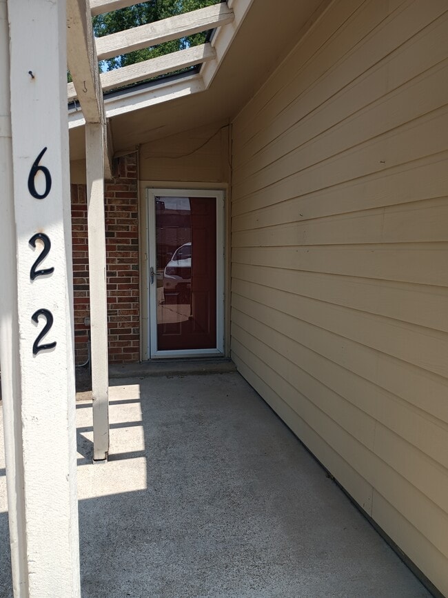 Photo - 622 Billie Ruth Ln