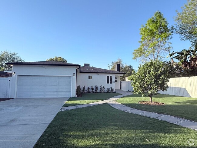 Building Photo - 12542 Emelita St Rental