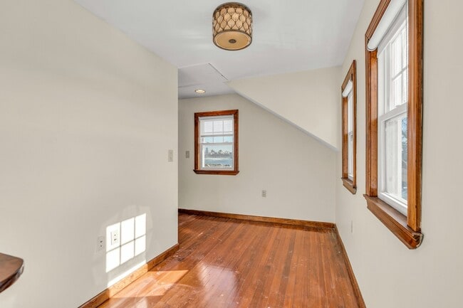 Photo - 9 Old Wood Rd